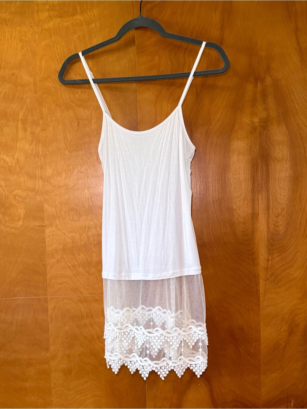 Peek a Boot Women's White Crocheted Lace Hem Slip  size M